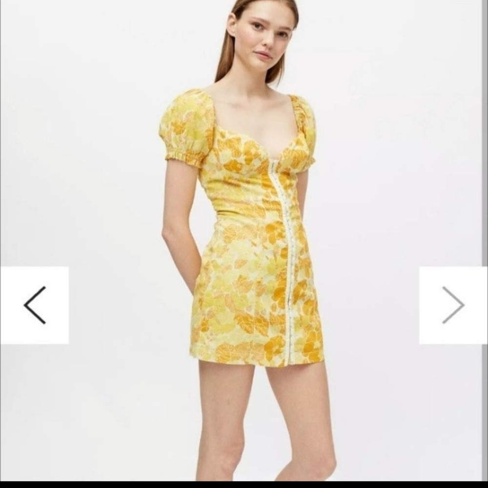 Urban Outfitters Floral Short Sleeve Hook & Eye Mini Dress Size Medium NEW